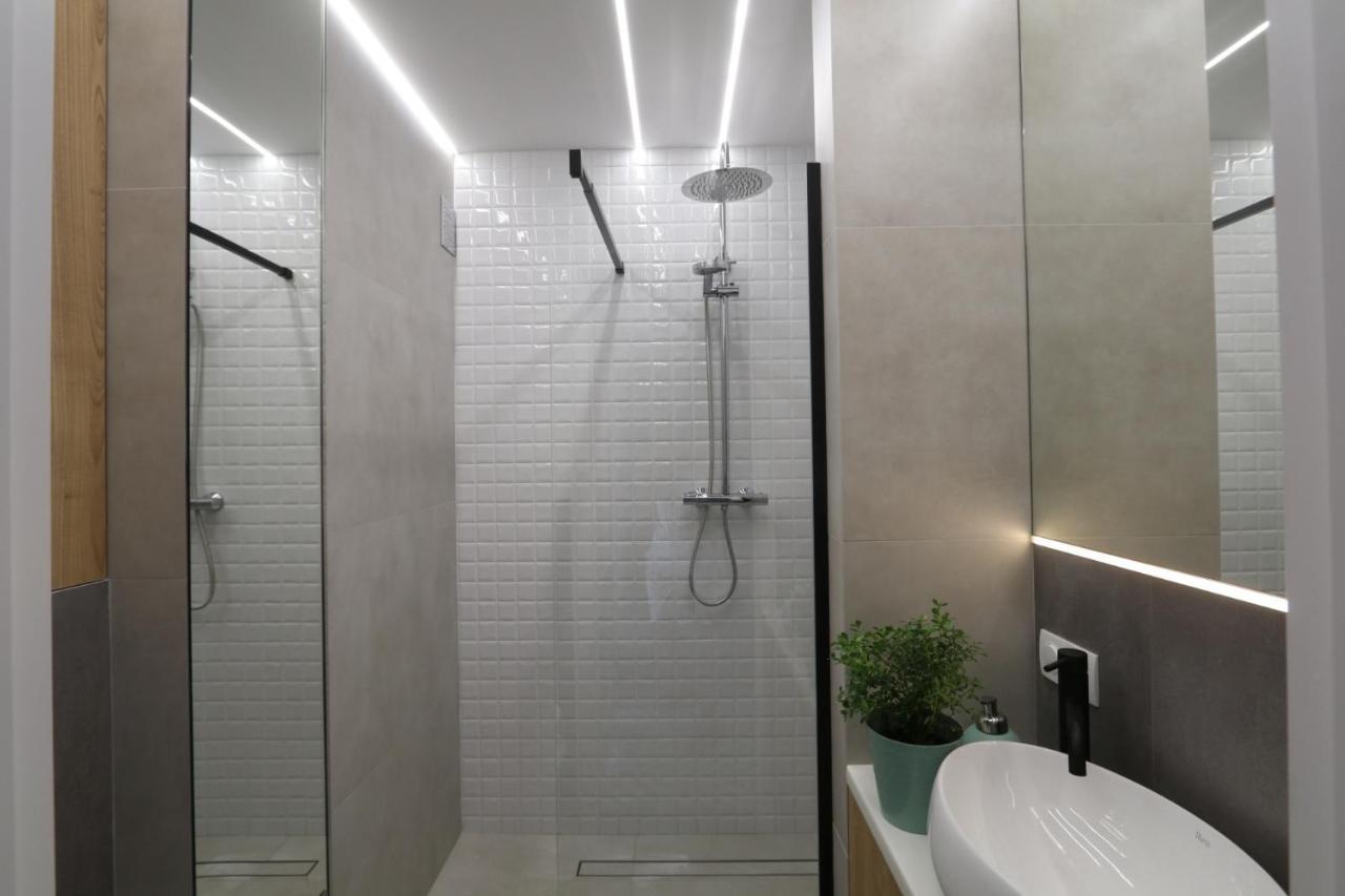 Romaszewskiego Zoliborz Bedroom Pokoj Metro Warsaw Exterior photo