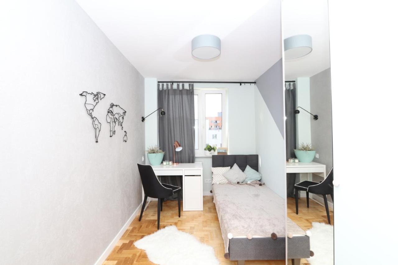 Romaszewskiego Zoliborz Bedroom Pokoj Metro Warsaw Exterior photo