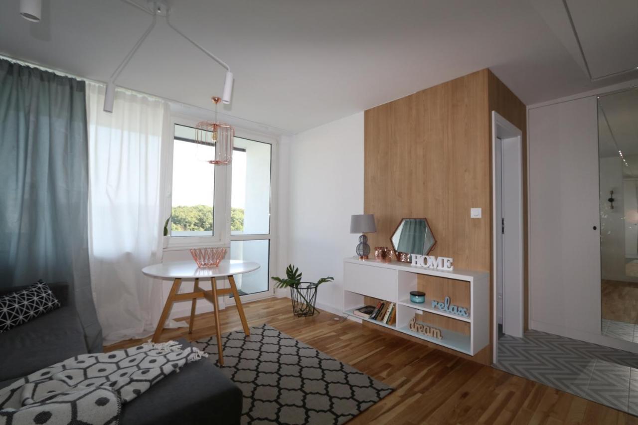 Romaszewskiego Zoliborz Bedroom Pokoj Metro Warsaw Exterior photo