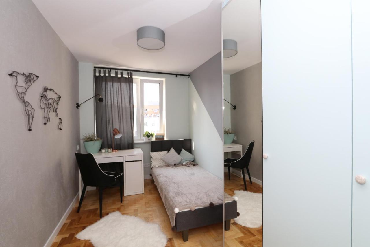 Romaszewskiego Zoliborz Bedroom Pokoj Metro Warsaw Exterior photo